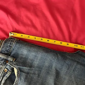 Abercrombie & Fitch Women's The Mom High Rise Ripped Raw Hem Jeans 30/10R‎ thumbnail 7