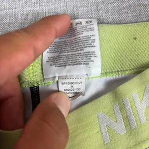 Nike‎ Pro Leggings Womens M Black Geometric Capri Compression Yoga Gym Pants thumbnail 6