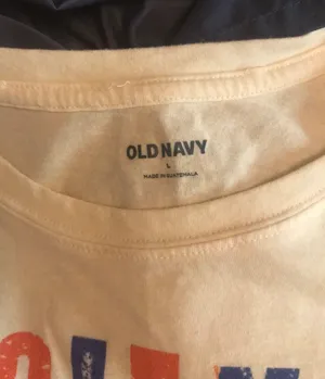 Old Navy Dolly Parton  Cropped Tee Sz L thumbnail 5