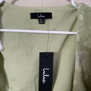 Lulus Green Floral Jacquard Puff Sleeve Tie Front Top XS NWT Elegant Blouse Sage thumbnail 3