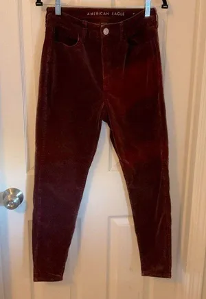 American Eagle Burgundy skinny corduroy pants size 6 thumbnail 1