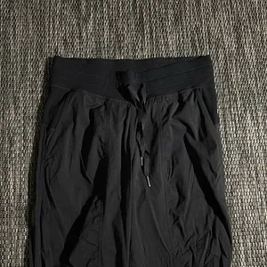 Lululemon Dance Studio Jogger *28” Black Size 6 thumbnail 3