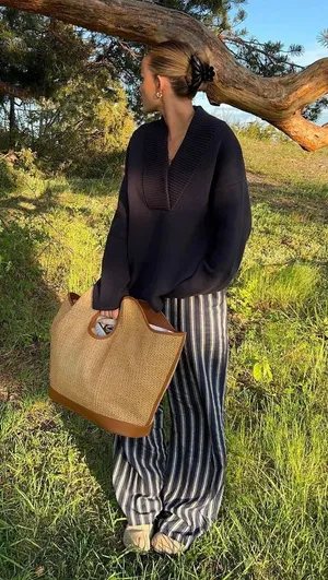 Brandy Melville Striped Blue Navy White Pants Bottoms thumbnail 1