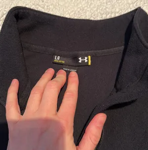 Under Armour Semi-Fitted 1/4 Zip thumbnail 2