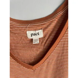 Pact Womens Organic Cotton V-neck T Shirt Size L Orange Long Sleeve‎ Sustainable thumbnail 2