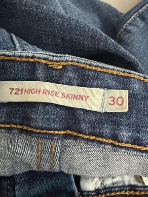 Levi's Women's High-Rise Jeans in Mid Blue Wash thumbnail 4