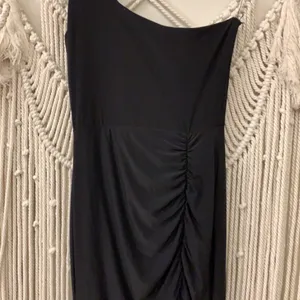 Windsor Formal One-Shoulder Janie Dress NWOT thumbnail 6