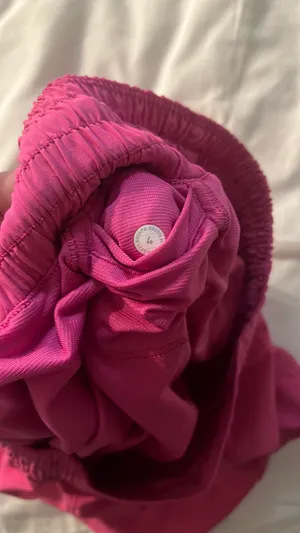 Size 4 Lululemon hotty hot shorts 2.5” pink thumbnail 4