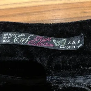 Zara Velvet Mini Shorts Black Gold Zipper Detail Zip Side Size 4 Indie Sleaze thumbnail 2