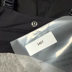 Lululemon Woman Size‎ 4 Black Sports Bra with Adjustable Straps thumbnail 5