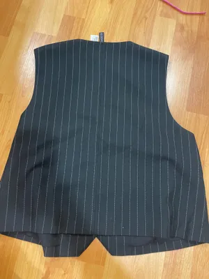 Black vest Size M thumbnail 3