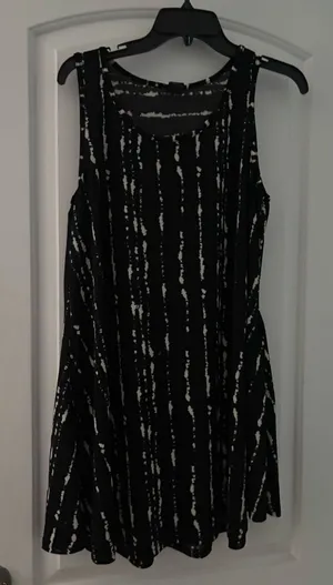 Black and white pattern dress Size XL thumbnail 1
