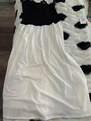 Black & White Maxi Dress - Colorblock Scoop Neck thumbnail 1