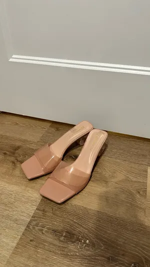 Amazon Heels Nude thumbnail 2