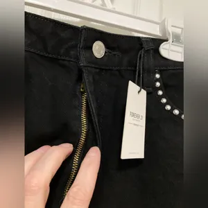 *Forever 21 Premium New Black Stud Accents Frayed Hem Distressed Denim Shorts #M thumbnail 4