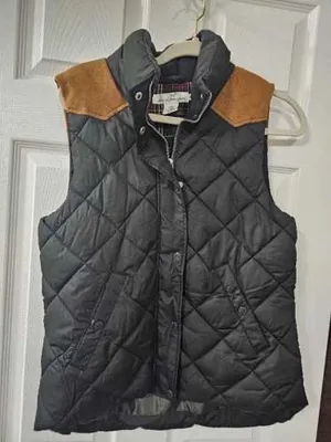 H&M L.O.G.G. (Label of Graded Goods) Women's Diamond Quilted Puffer Vest thumbnail 1