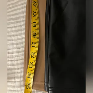 Abercrombie Classic Vegan Leather Leggings NWT Sz S short in Camel thumbnail 7