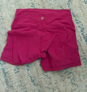 Aritzia Golden Butter Biker Shorts thumbnail 1