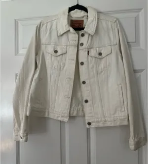 Levi’s Jean Jacket thumbnail 1