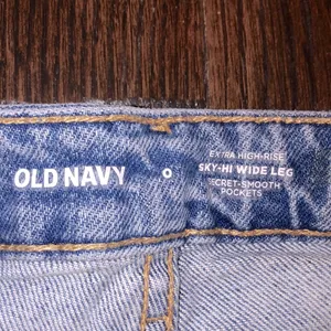 Old navy Extra high rise sky hi wide leg jeans size 0 thumbnail 3