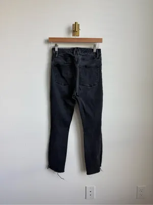 Good American Good Waist Crop Raw Step Jeans Black Distressed Size 27 thumbnail 6