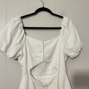 ASTR The Label Linen Pleat Front Mini Dress Puff Sleeve White Womens Size Medium thumbnail 10