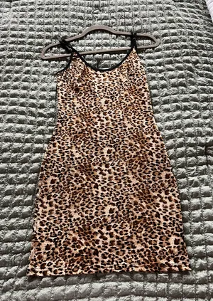 Amazon Leopard print bodycon dress with black straps Size XS #bodycon #leopardprint thumbnail 1