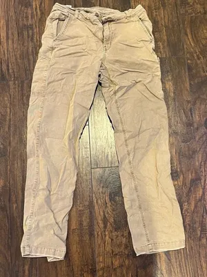 American Eagle Tan Stretch Cargo Pants • Size 6 • Utility Pocket Pants thumbnail 1