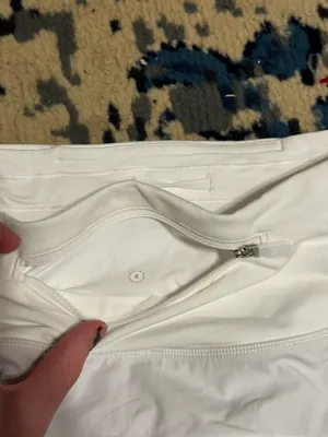 Lululemon High Rise White 4 inch Speed ups size 6 thumbnail 4