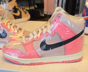 Nike High-Top Sneakers in Pink and Black thumbnail 1
