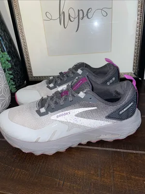 Brooks Cascadia 17 Trail Running Shoes Size 8 Oyster/Blackened Pearl/ Purple thumbnail 9