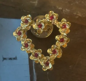 Vintage gold tone Loving Rose tac pin thumbnail 3
