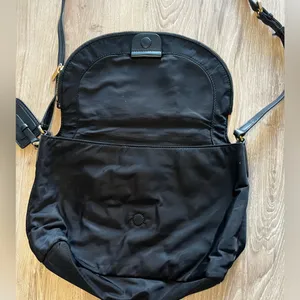 Marc Jacob’s Crossbody Purse thumbnail 2