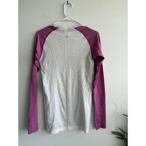 Lululemon Swiftly Tech Long Sleeve White Berry Purple Size 6 Activewear‎ Top thumbnail 3