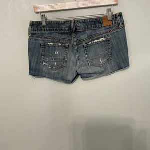 American Eagle Womens Denim Shorts Distressed Raw Hem Blue Size 4 thumbnail 3