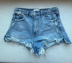 Abercrombie High Rise Mom Short thumbnail 2