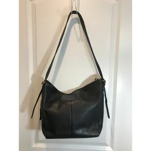 Coach Hobo Shoulder Bag in Black Pebbled Leather  EUC thumbnail 4