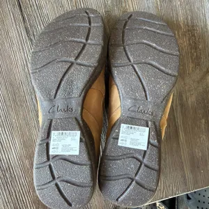 Clarks Collection Women’s 9.5 Leather Slip-Ons Roseville Dot Dark Tan New thumbnail 8
