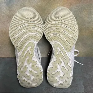 Nike React Infinity Run Flyknit 2 Women's White Sneakers Size 7.5 thumbnail 16