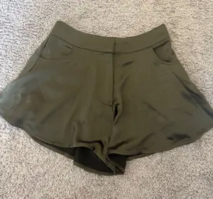 Forever 21 Olive Green Flared Shorts with Pockets / BB7 thumbnail 1