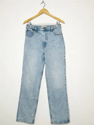 Abercrombie & Fitch The 90’s Straight Ultra High Rise Jeans Size 28/6R thumbnail 3