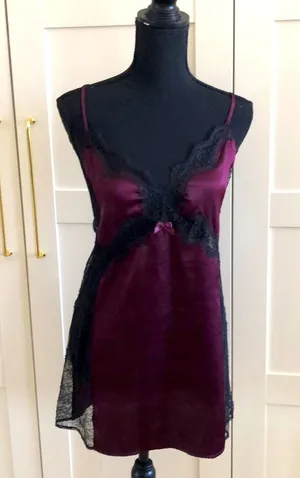 Victoria's Secret silky slip with BLK lace sides thumbnail 1