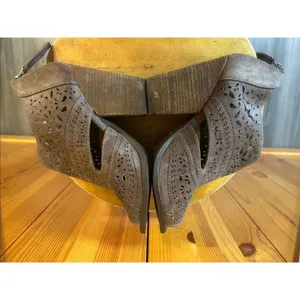 Not Rated Size 8 Santana Laser Cut Bootie Platform Peep toe Pump Sandals thumbnail 5