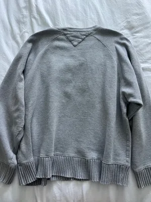 Grey V-Neck Tommy Hilfiger Sweater with H patch  thumbnail 3