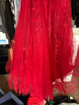 Size 6 prom dress Red thumbnail 3