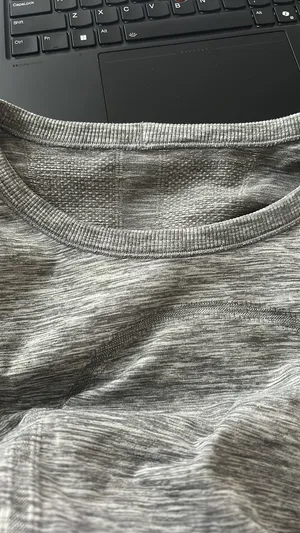Lululemon Top Long Sleeve thumbnail 3