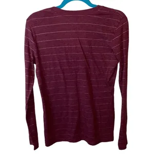 Fossil Long Sleeve V-Neck Top Medium‎ Burgundy Stripe Soft Tee thumbnail 2