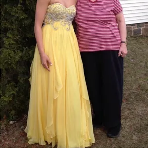 Sherri Hill Size 8 Yellow Prom Homecoming Dress. thumbnail 4