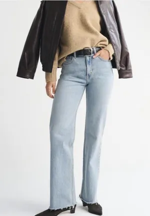 Abercrombie Relaxed Jeans thumbnail 1