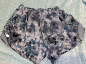 Lululemon Hotty Hot Shorts thumbnail 2